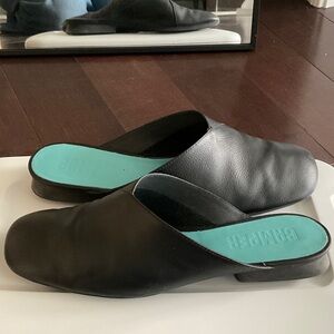 Camper black slip on shoes size 37 or 7 Leather GUC